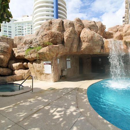 Castle 835 Oceanview Studio On Beach With Pool, Gym, Bars, And Free Parking ميامي بيتش المظهر الخارجي الصورة