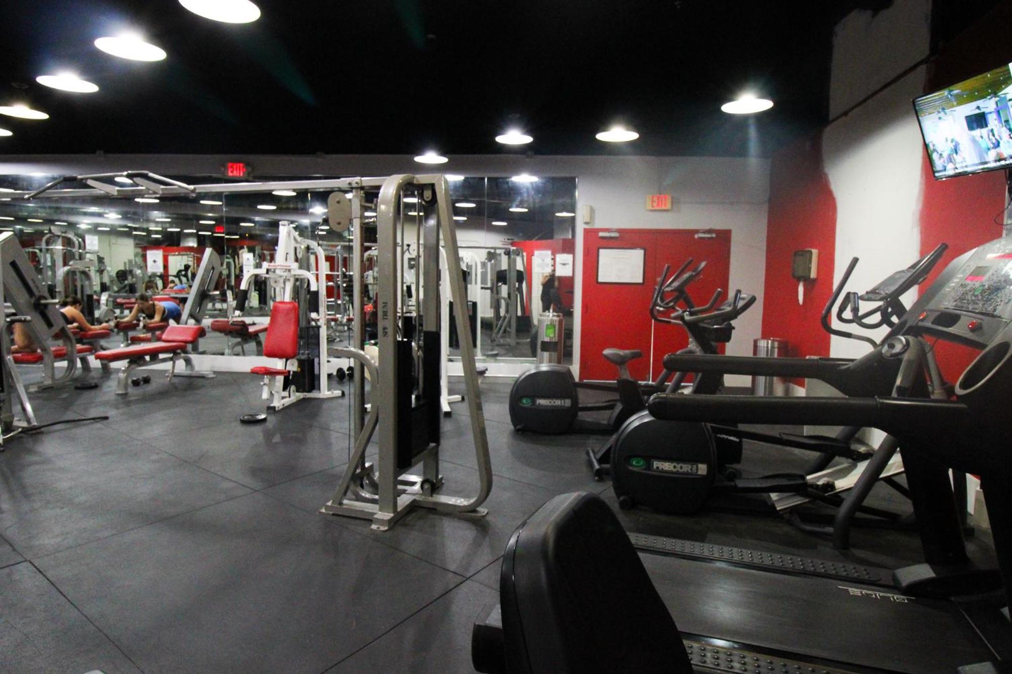 Castle 835 Oceanview Studio On Beach With Pool, Gym, Bars, And Free Parking ميامي بيتش المظهر الخارجي الصورة