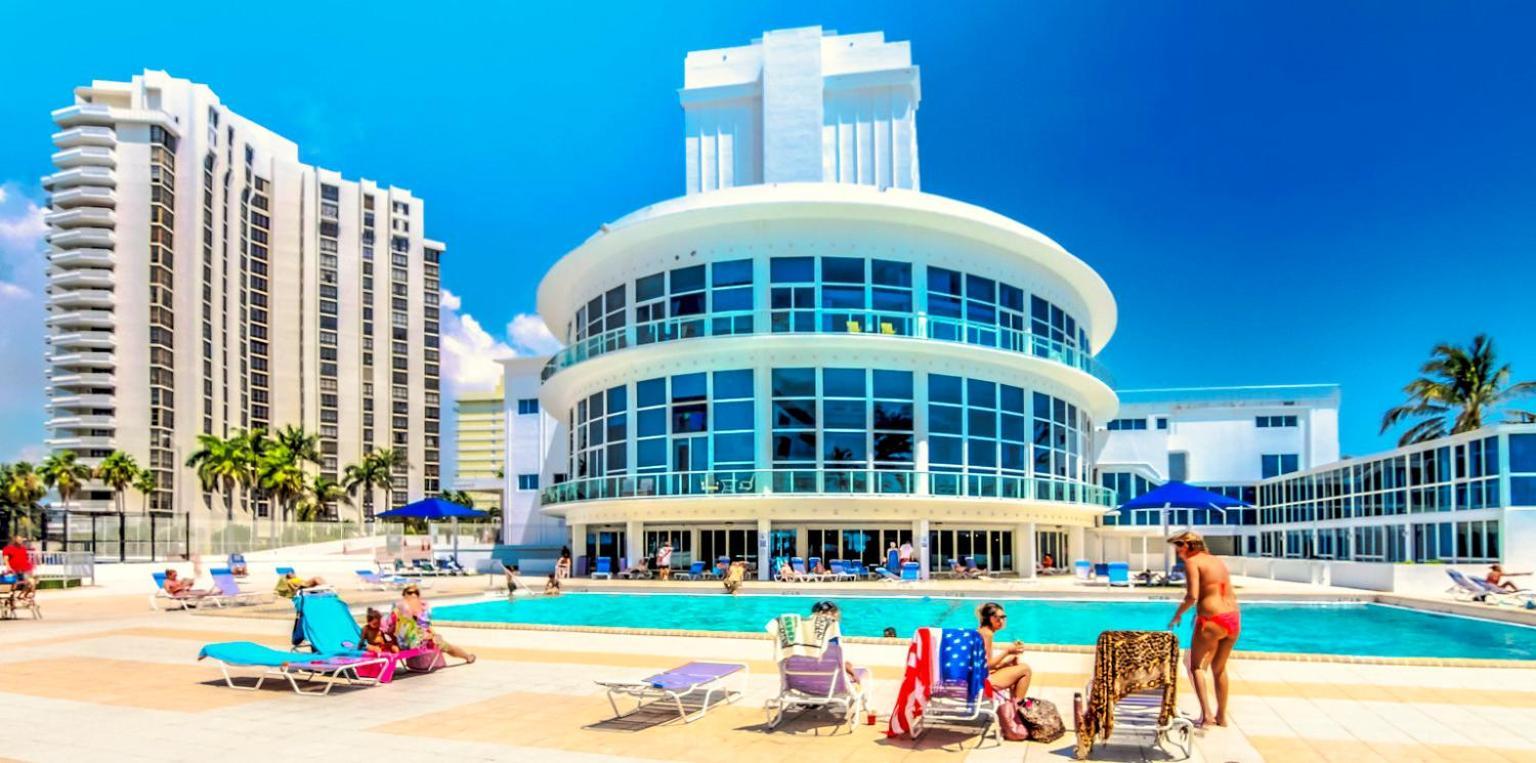 Castle 835 Oceanview Studio On Beach With Pool, Gym, Bars, And Free Parking ميامي بيتش المظهر الخارجي الصورة