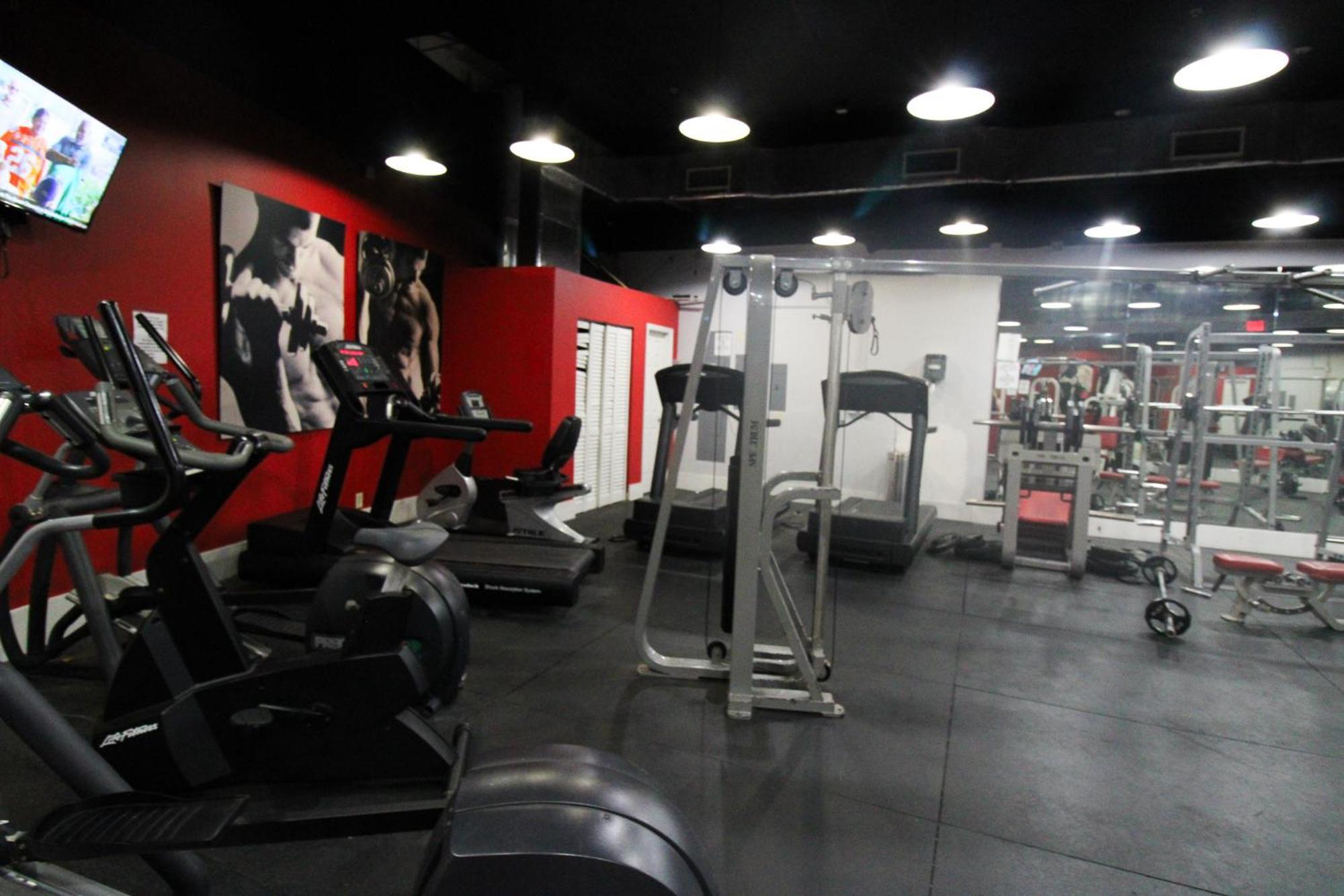 Castle 835 Oceanview Studio On Beach With Pool, Gym, Bars, And Free Parking ميامي بيتش المظهر الخارجي الصورة